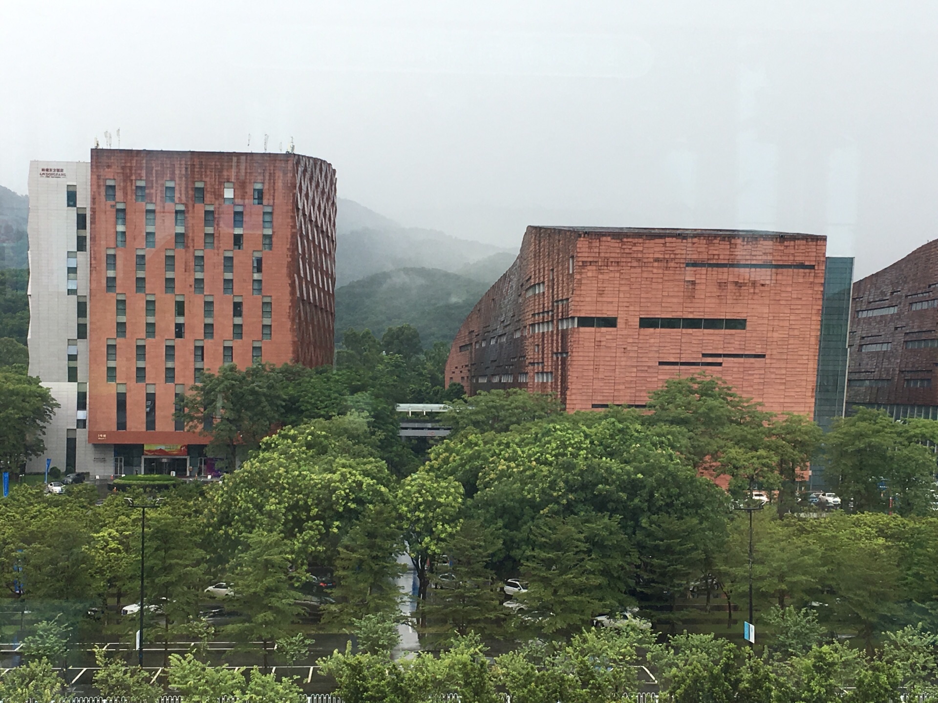 2023广州白云国际会议中心游玩攻略,站在广州城市规划展览中心的