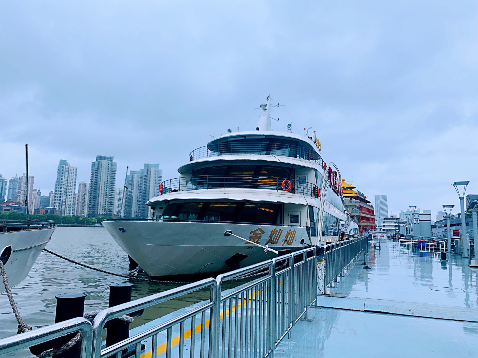 黄浦江游览（十六铺码头）黄浦江游览（十六铺码头）Huangpu River Tour (16 Pu Pier)