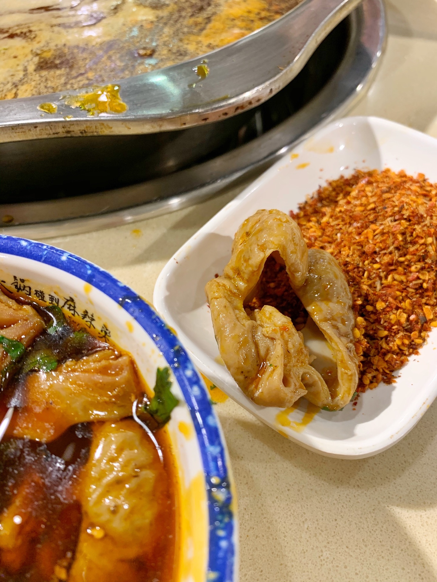 2023兔火锅碰到麻辣烫(建设路总店)美食餐厅,肥肠我觉得也很不错啊,大