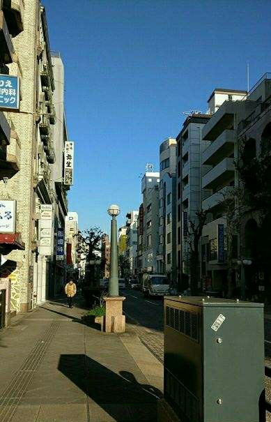 2020滨町商店街游玩攻略,对面的二楼是家很大的古着店 .