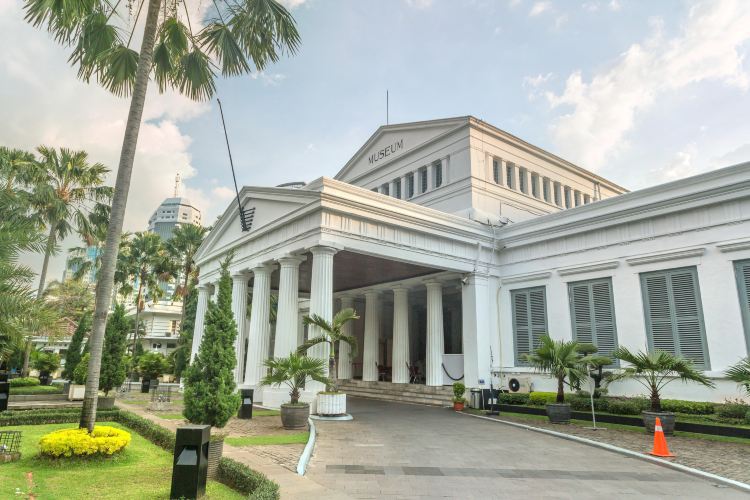 National Museum of Indonesia  travel guidebook must visit 