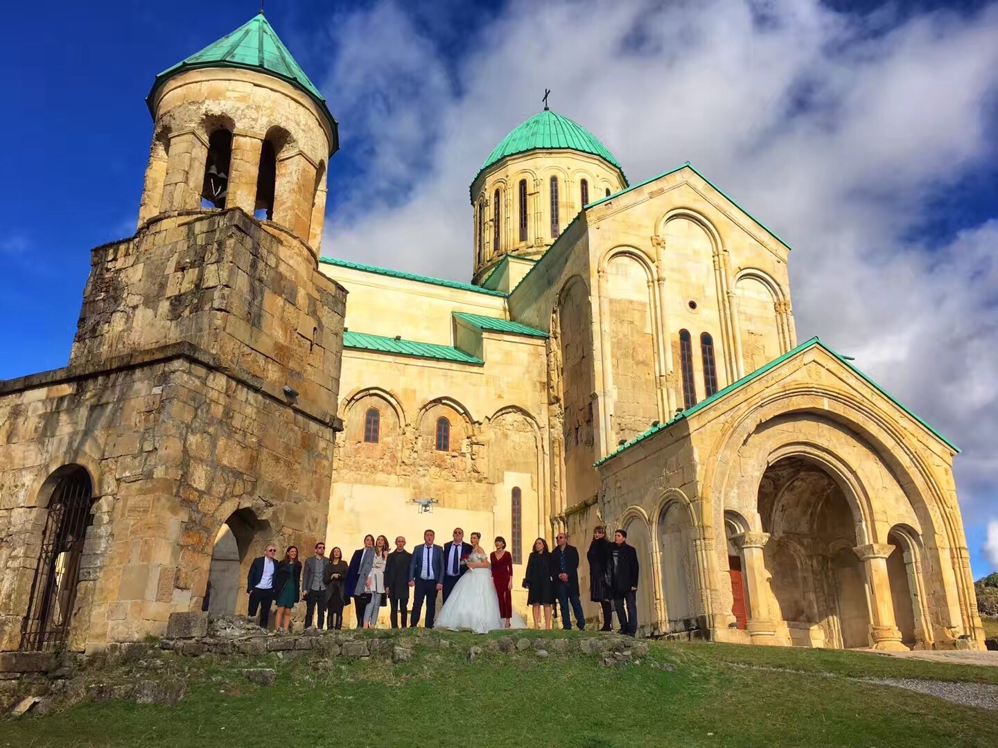 大教堂和格拉特修道院,这两座建筑是格鲁吉亚王国繁盛期的代表作,记录