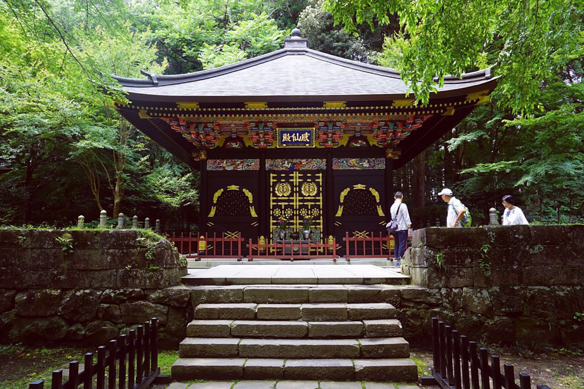 山中很清幽景色不错坐观光巴士到各个景点很方便不过