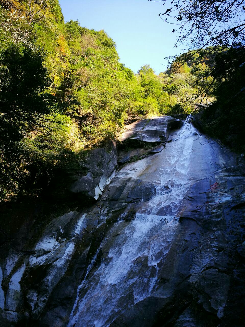 明月山