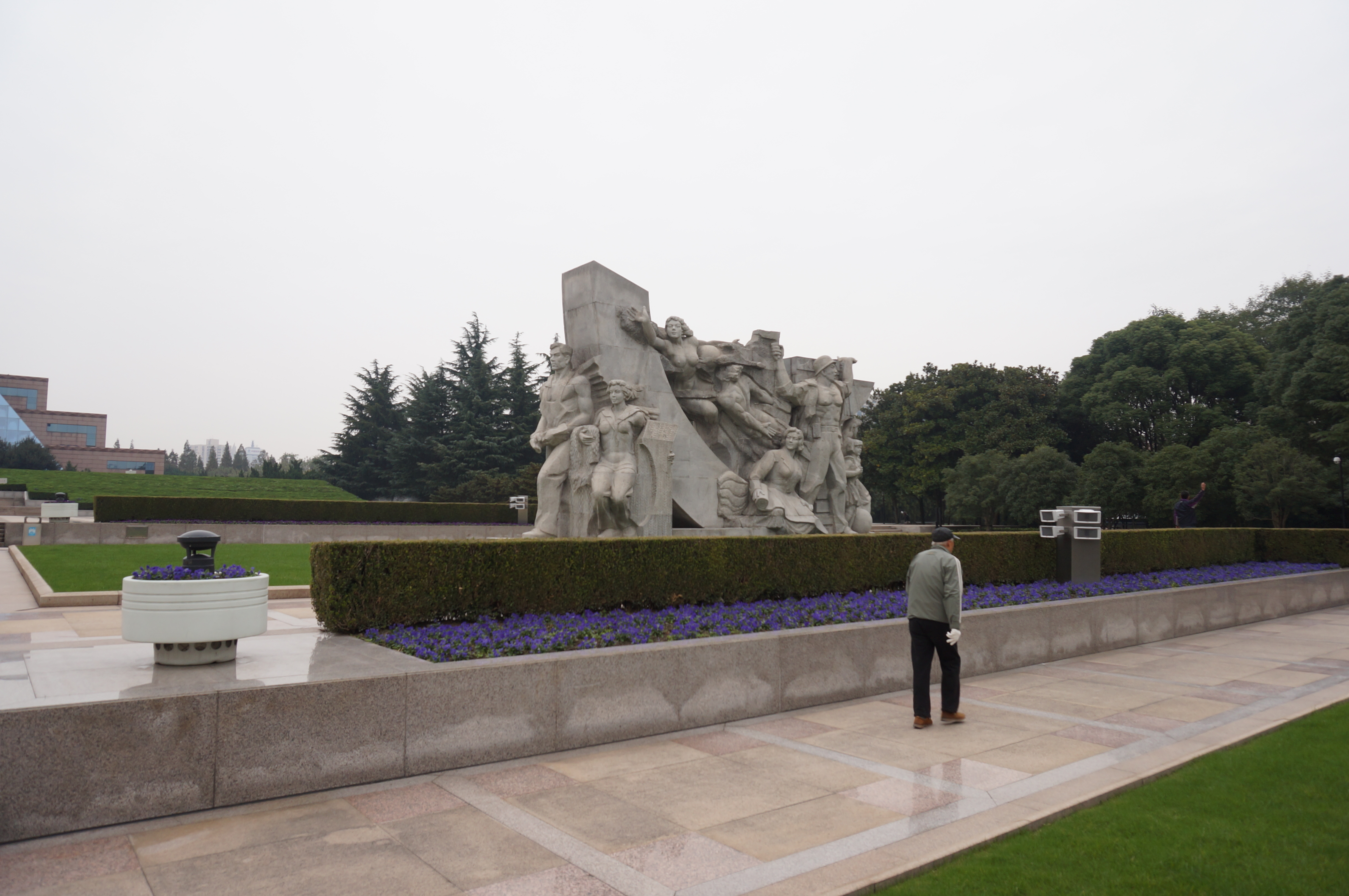 上海龙华公墓图片