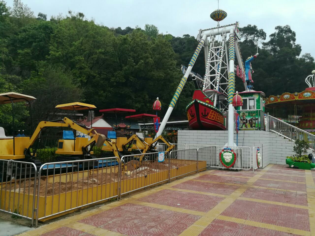 小太阳游乐场(龙岩市园林管路局西)