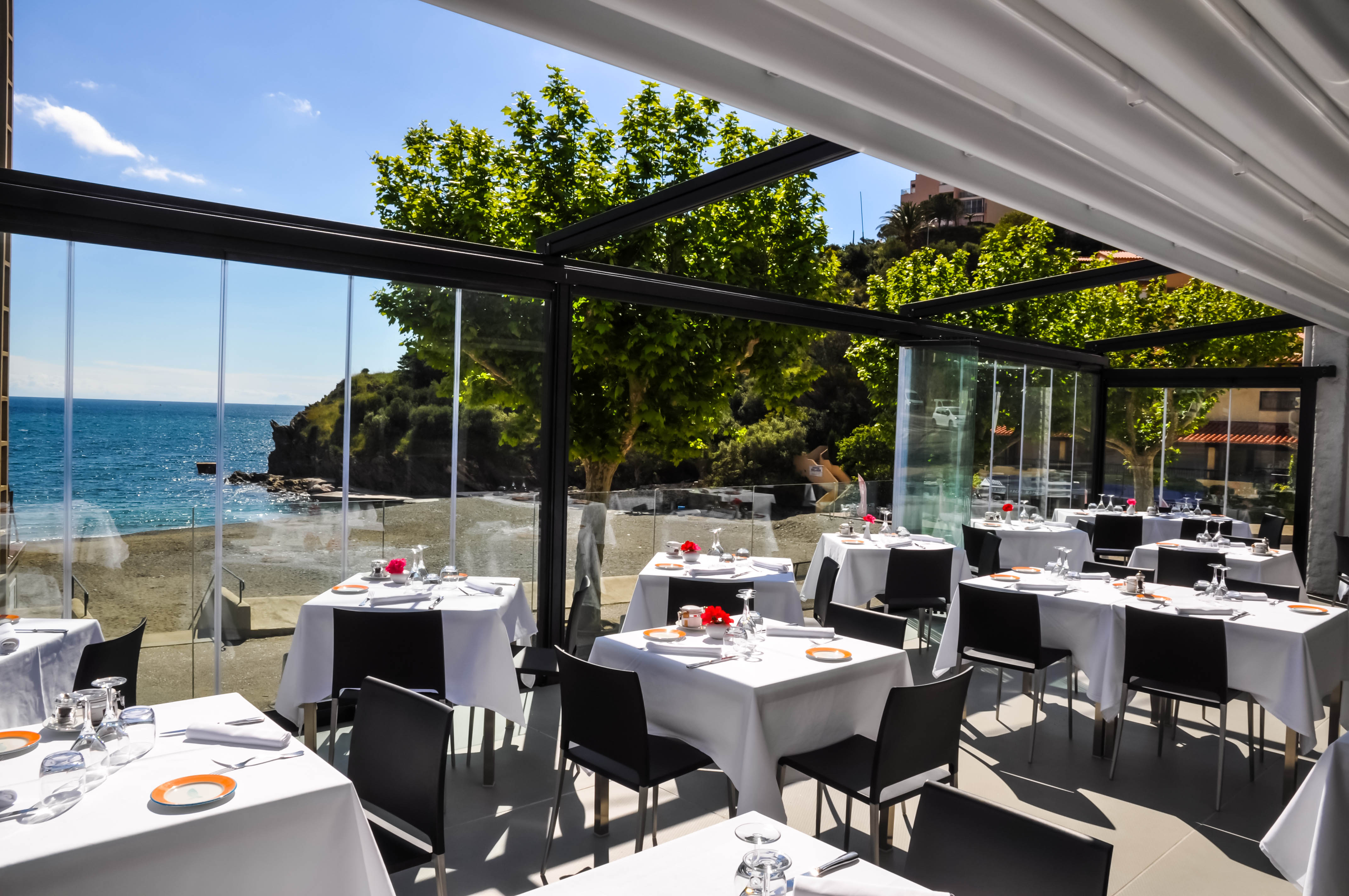 0 分 1条点评 "可以欣赏湛蓝海水和海边渔船的法式餐厅.