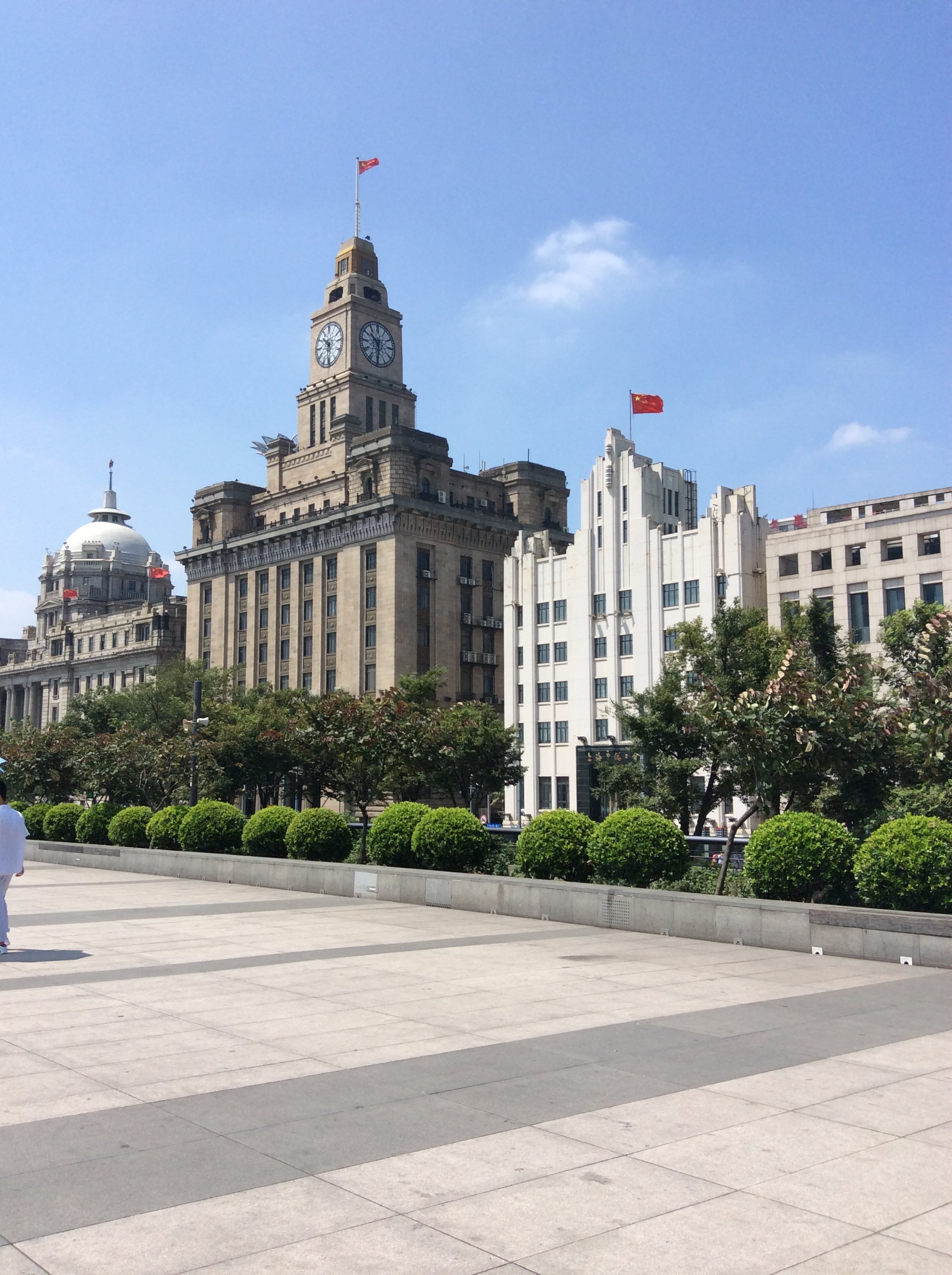 
外滩建筑,集中了各国银行和国内的大银行.