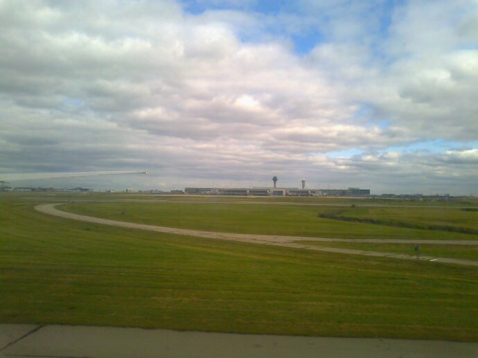 帕尔森国际机场