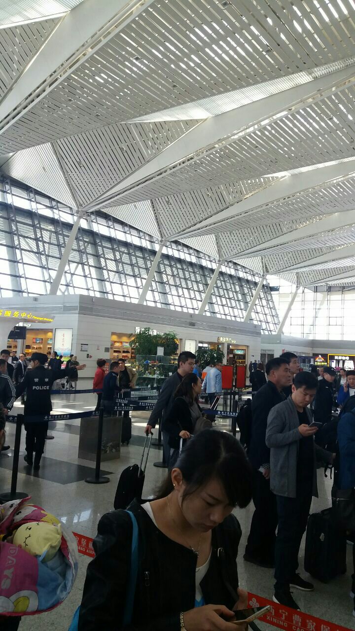 西宁机场登机口图片