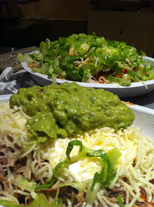 2021chipotle mexican grill美食餐廳,nice bowl with carinatas an.