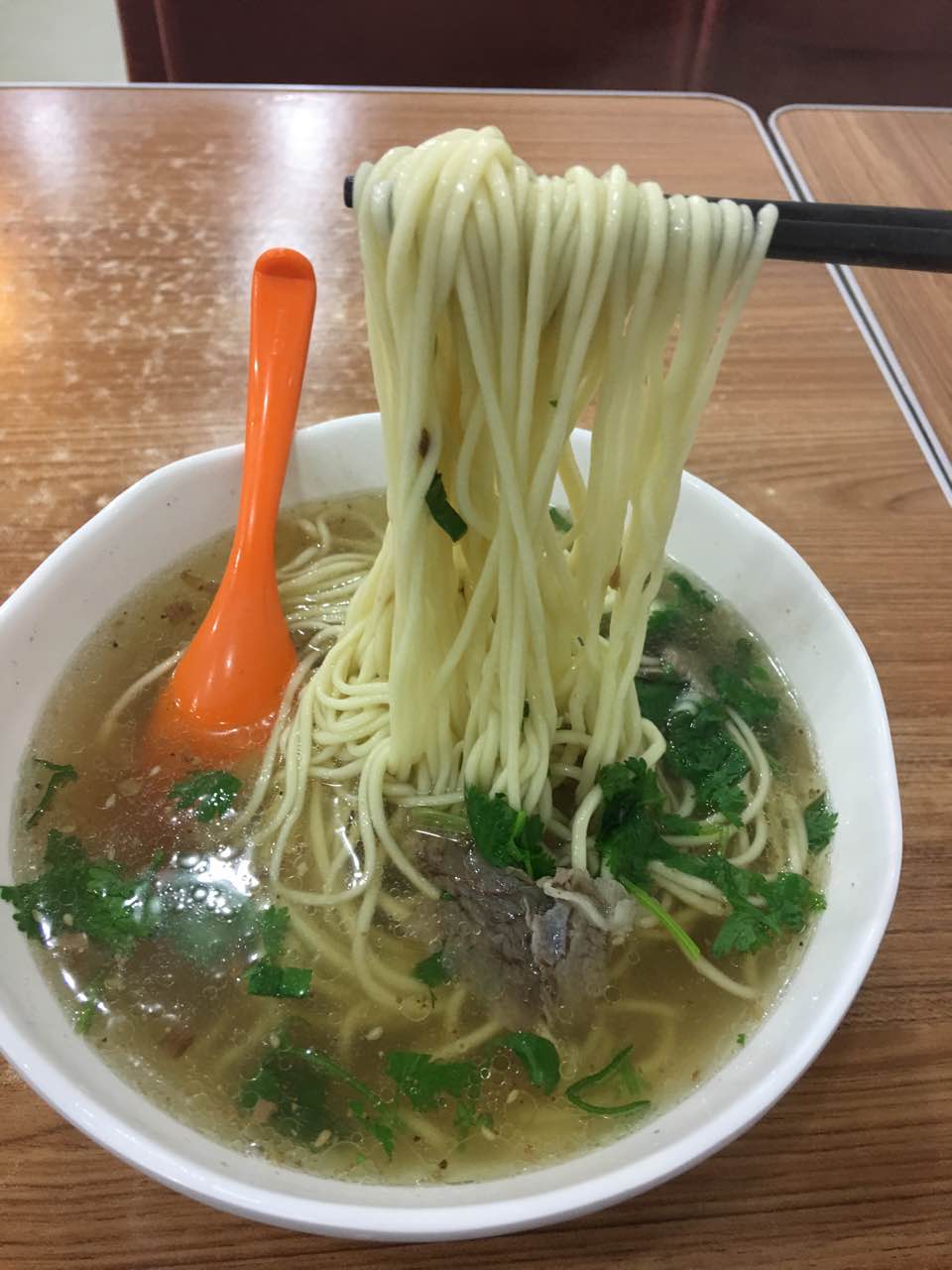 楼下的面馆经常吃,对北方人来说简直救命,拉面 炒面 水饺 拌面味道都