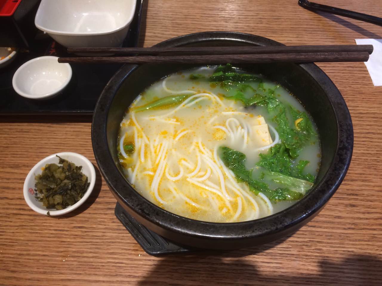 2022相遇石桥过桥米线美食餐厅,20元的原味米线就很不错,看... 【去哪