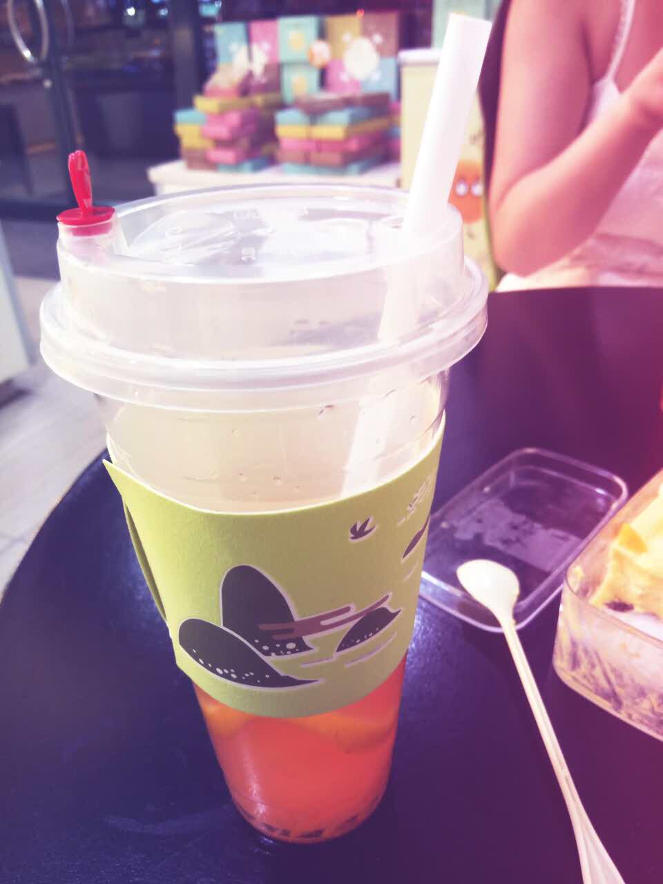 2023仟吉西饼(桂花路店)美食餐厅,柠檬蜂蜜茶,挺好喝的,但是.