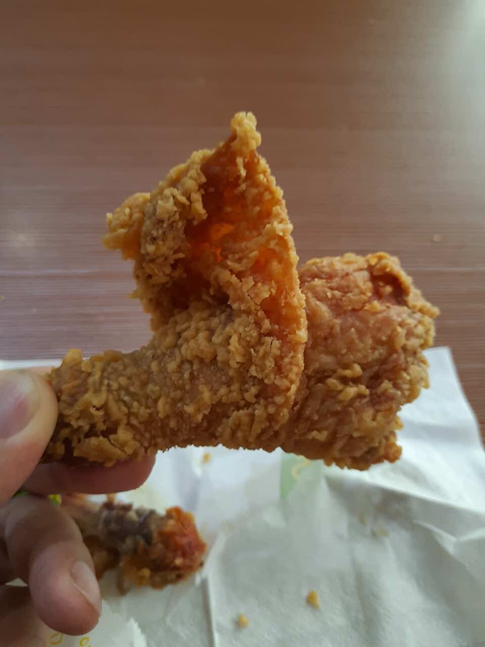 2021华莱士·全鸡汉堡(大利嘉店)美食餐厅,鸡腿比较小,口感还好,烤的.