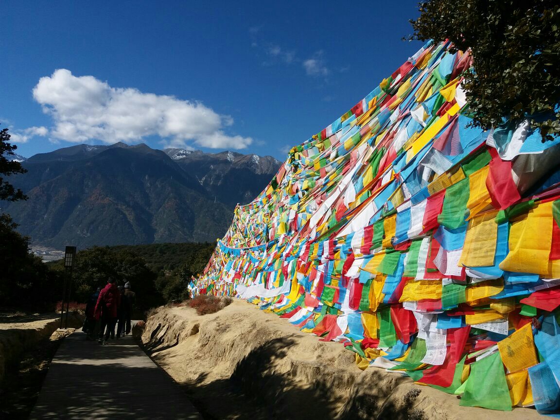 比日神山生态景区图片