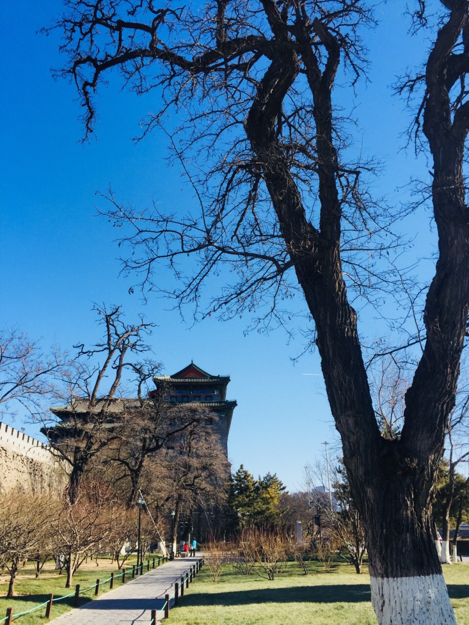 【携程攻略】北京北京东南角楼景点,位于建国门南大街和崇文门东大街