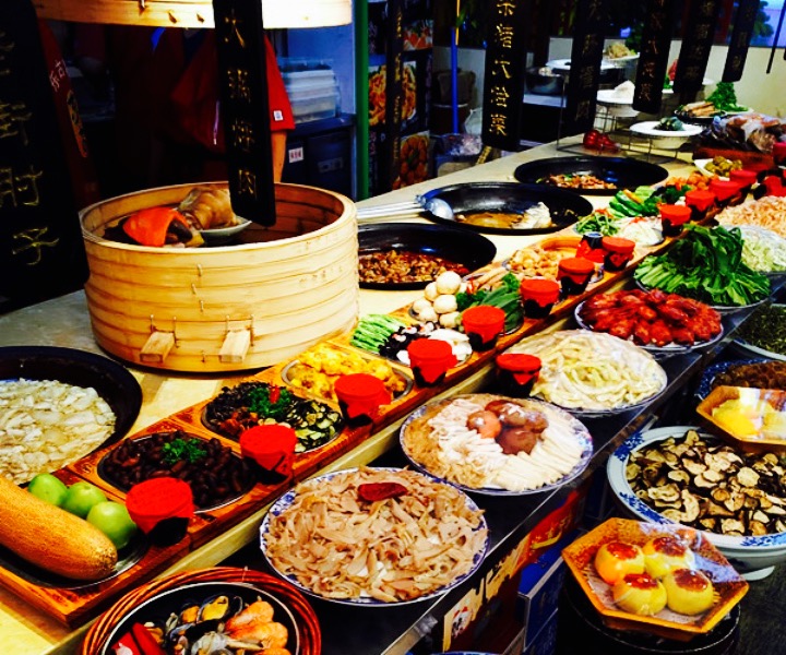 每当下班时间,掰掰就饥肠辘辘,想回家吃饭,但父母又不在身边,怎么