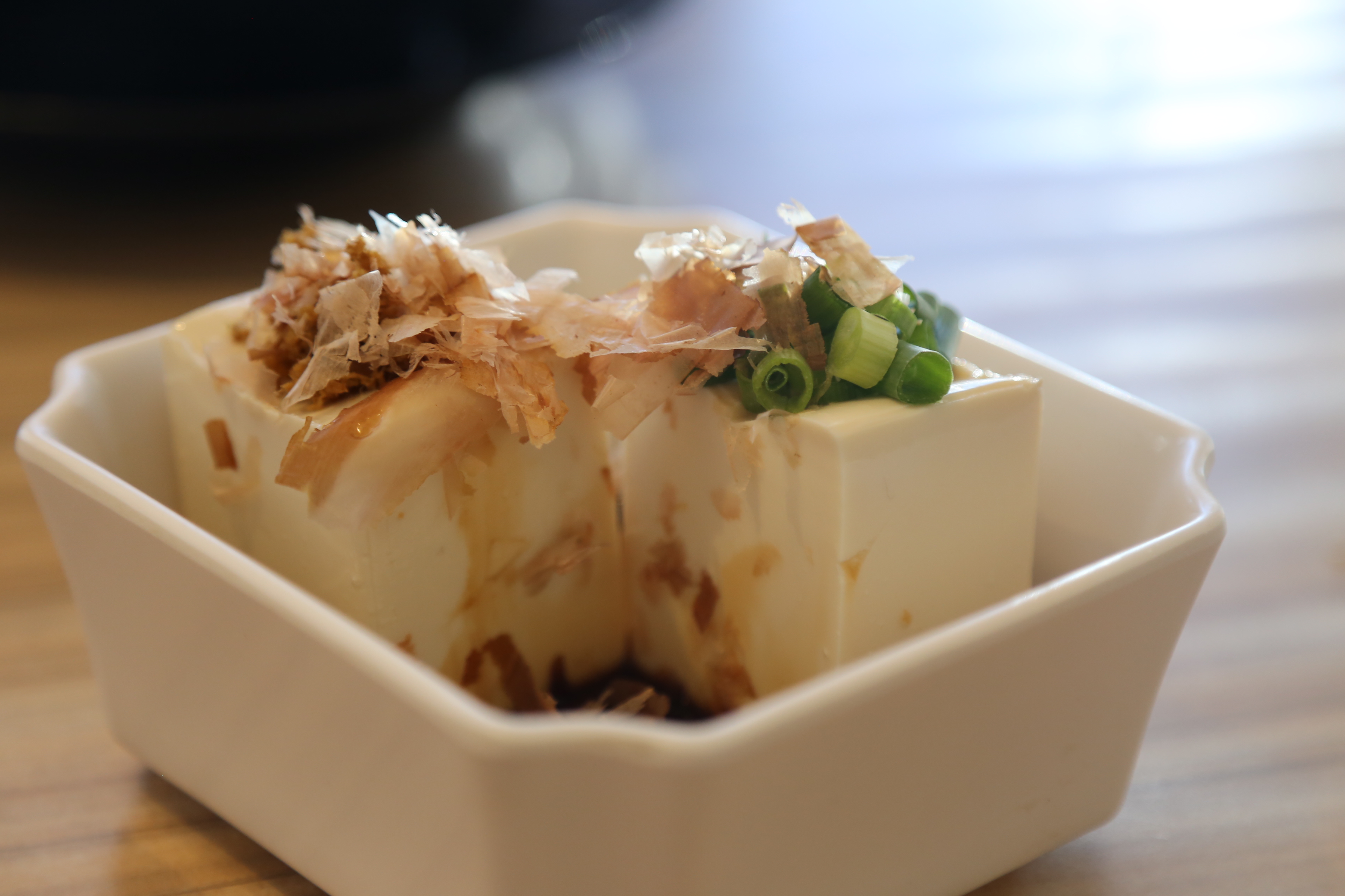 蔬菜肉酱的加入缓解了面条的单一口感冷豆腐有种果冻一般的q弹质感
