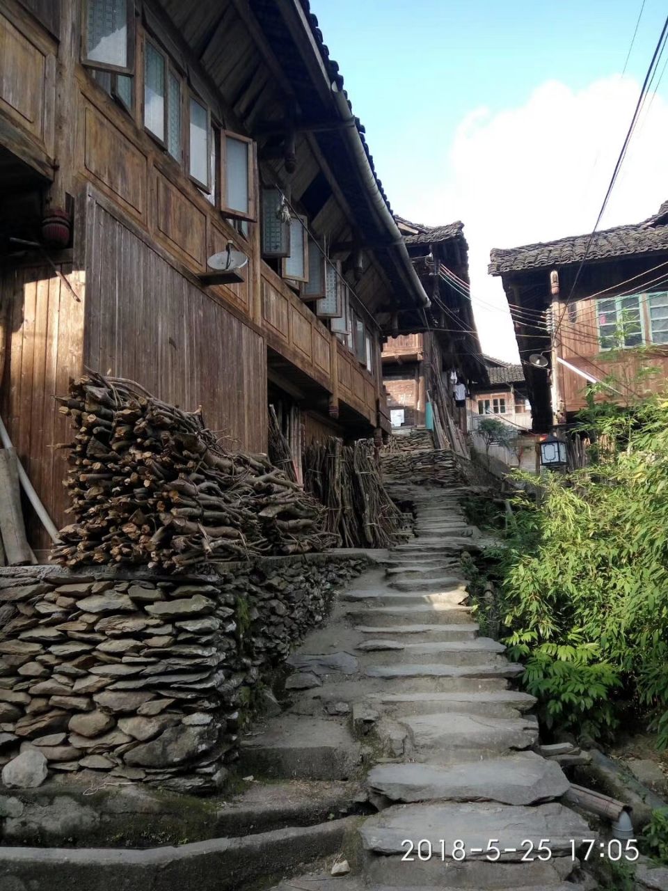 广西乃至全国保存最完整,最古老,规模最大的壮族干栏式吊脚木楼建筑群