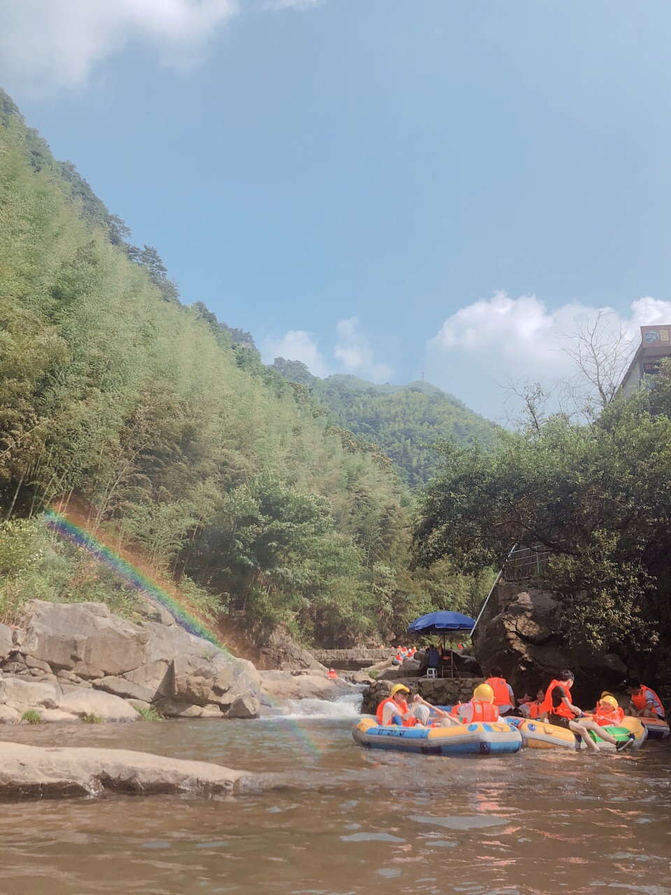 安吉藏龙百瀑漂流好玩吗,安吉藏龙百瀑漂流景点怎么样_点评_评价