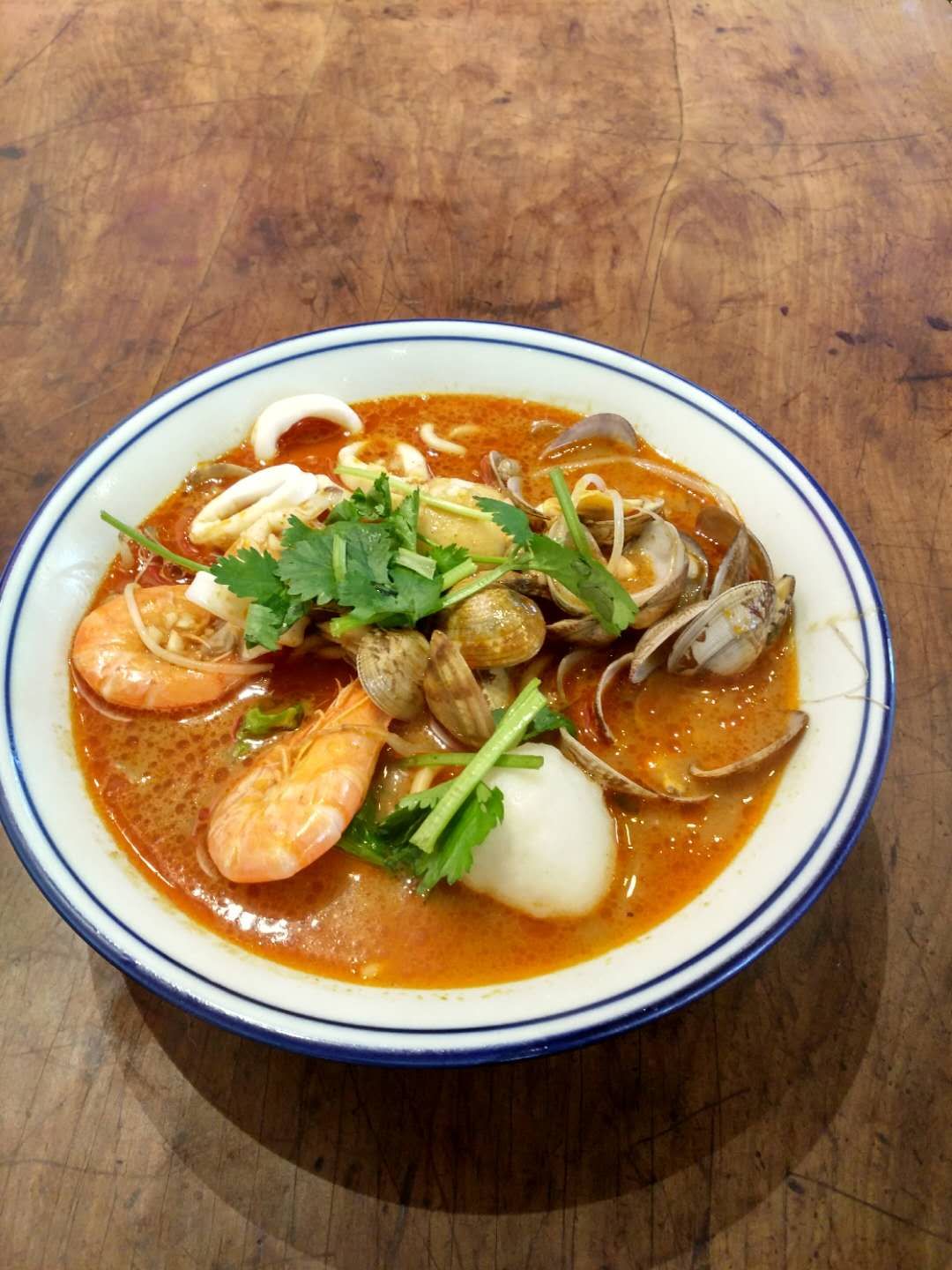 厦门必吃沙茶面 提起厦门小吃,逃不开的就是沙茶面.