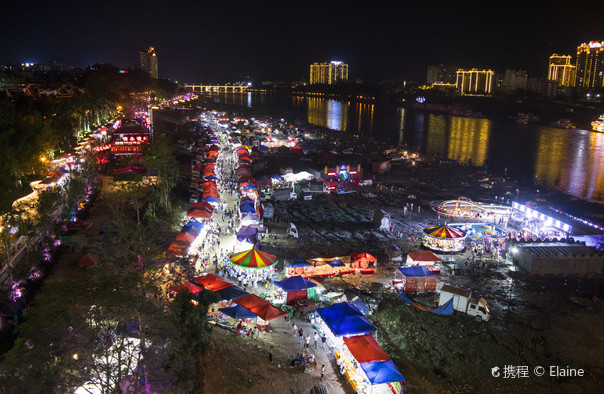 江边夜市