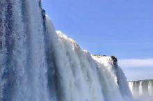 【伊瓜苏大瀑布】 伊瓜苏大瀑布位于巴西和阿根廷交界处，这次我们一次从两个国家去欣赏瀑布的美景，就像尼