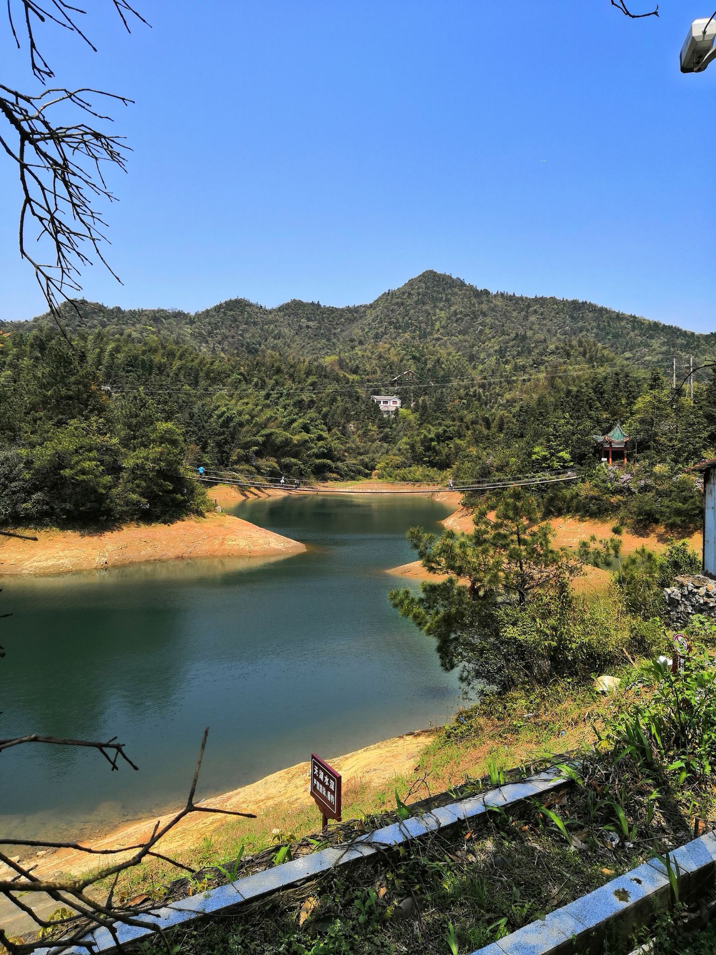 【携程攻略】浏阳道吾山景点,节假日没有要门票,爬上去的,另一边可以