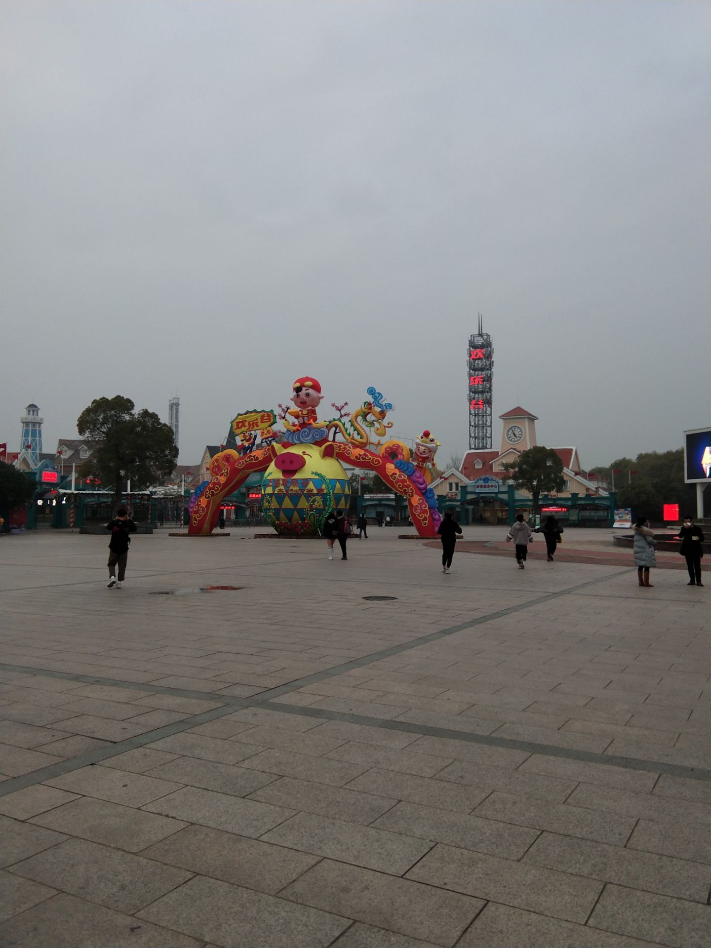 2022上海欢乐谷玩乐攻略, 我觉得欢乐谷还好玩在不...【去哪儿攻略】