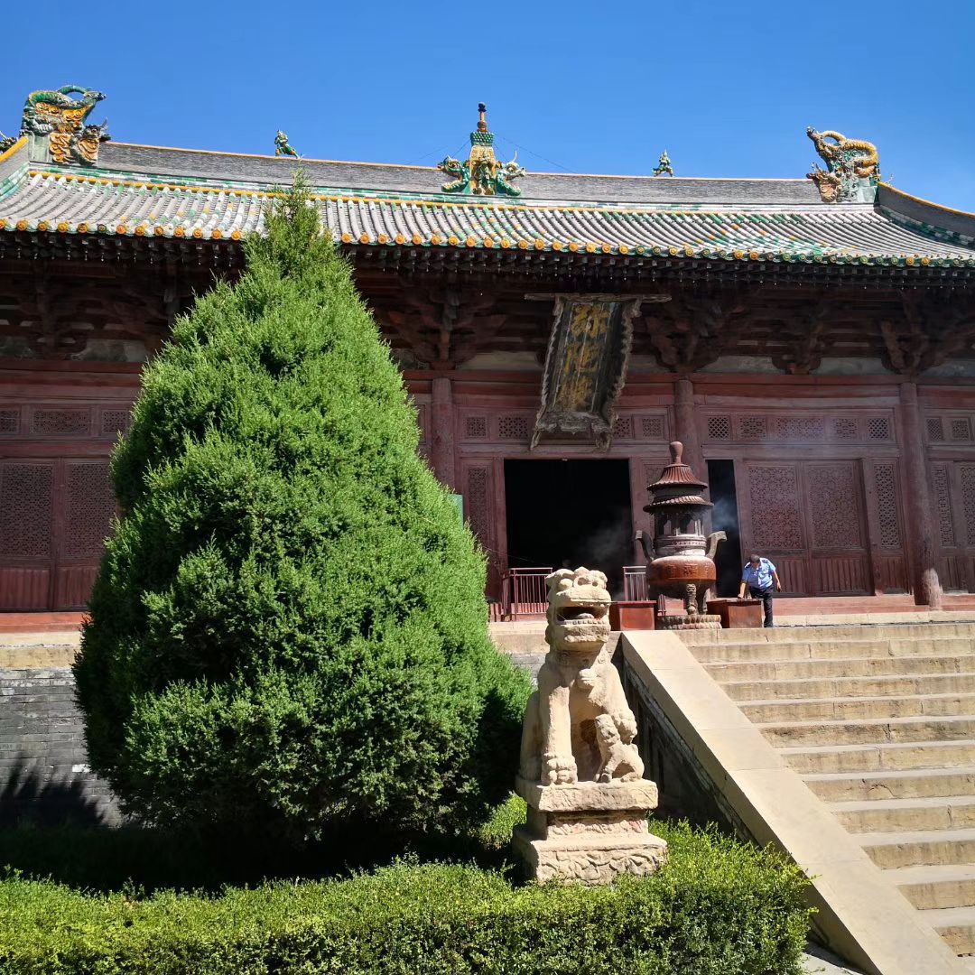 崇福寺是一座始建于唐代的著名寺院,现在的建筑大多建于辽金时期,当年