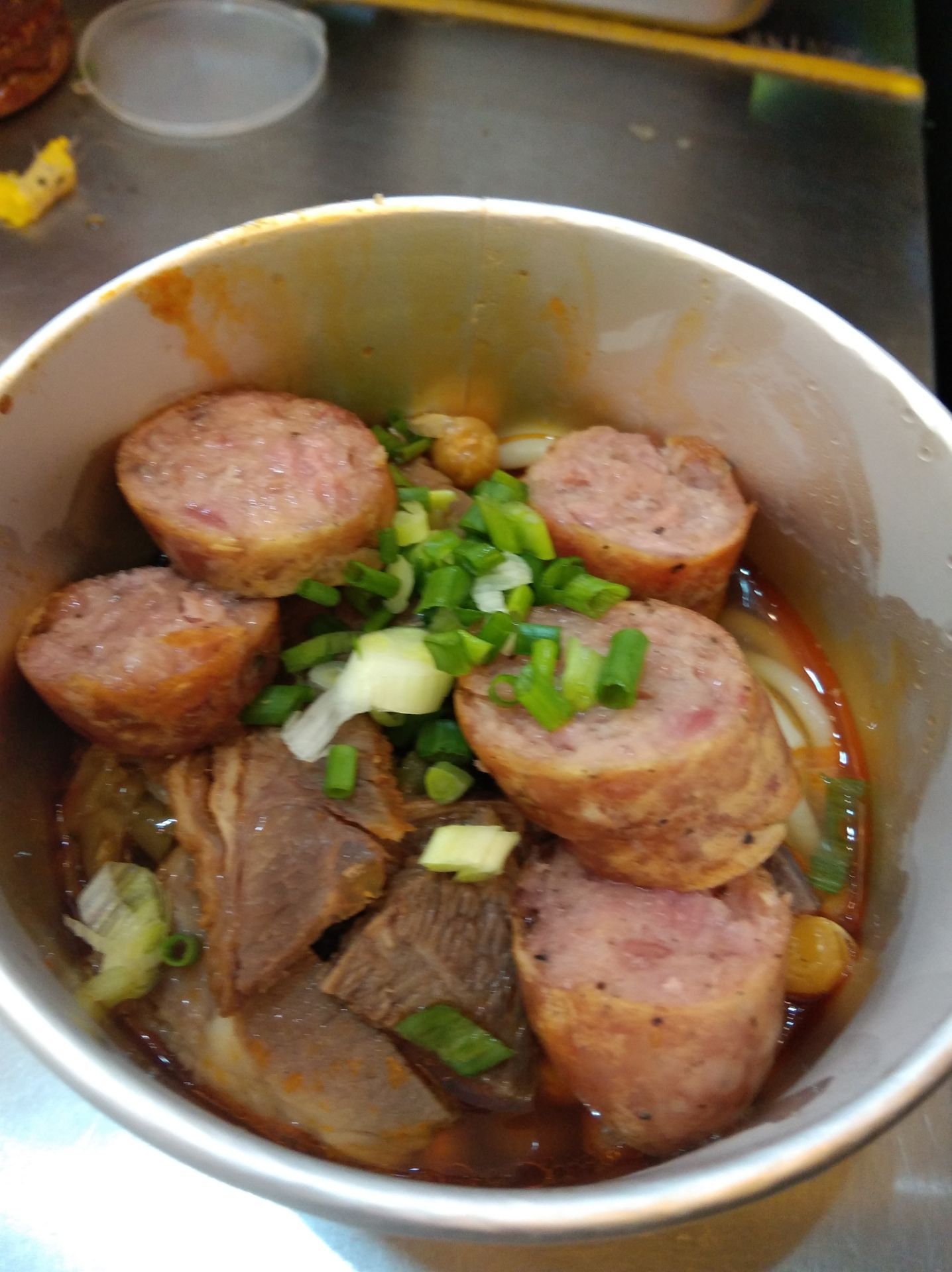 肉香肠拌粉, 牛肉味道不错,香肠口感也不错, 拌