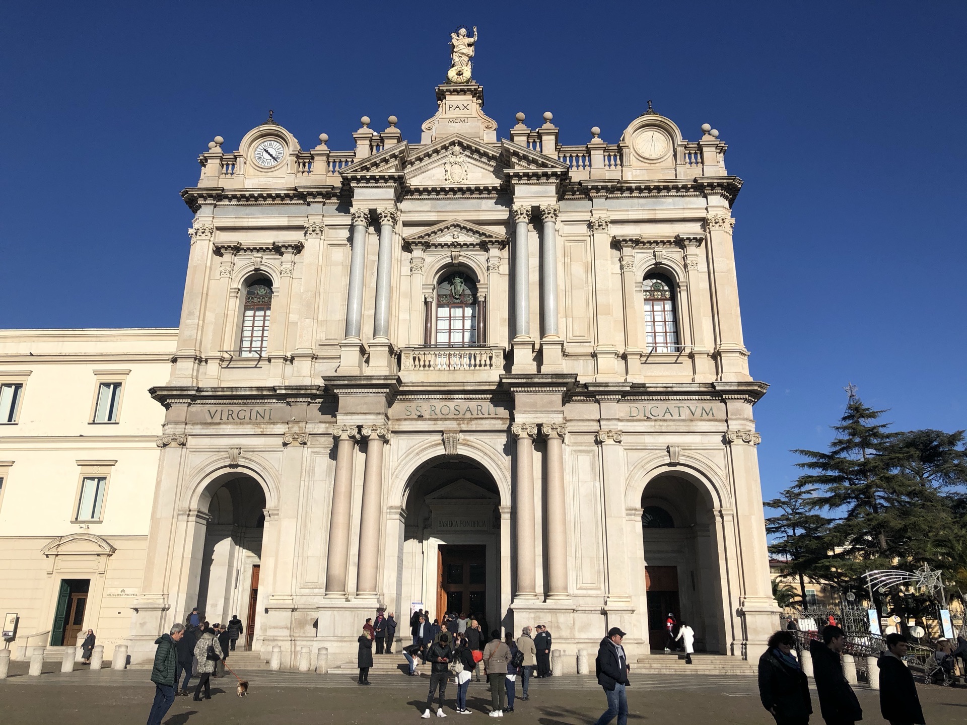 庞贝玫瑰圣母堂