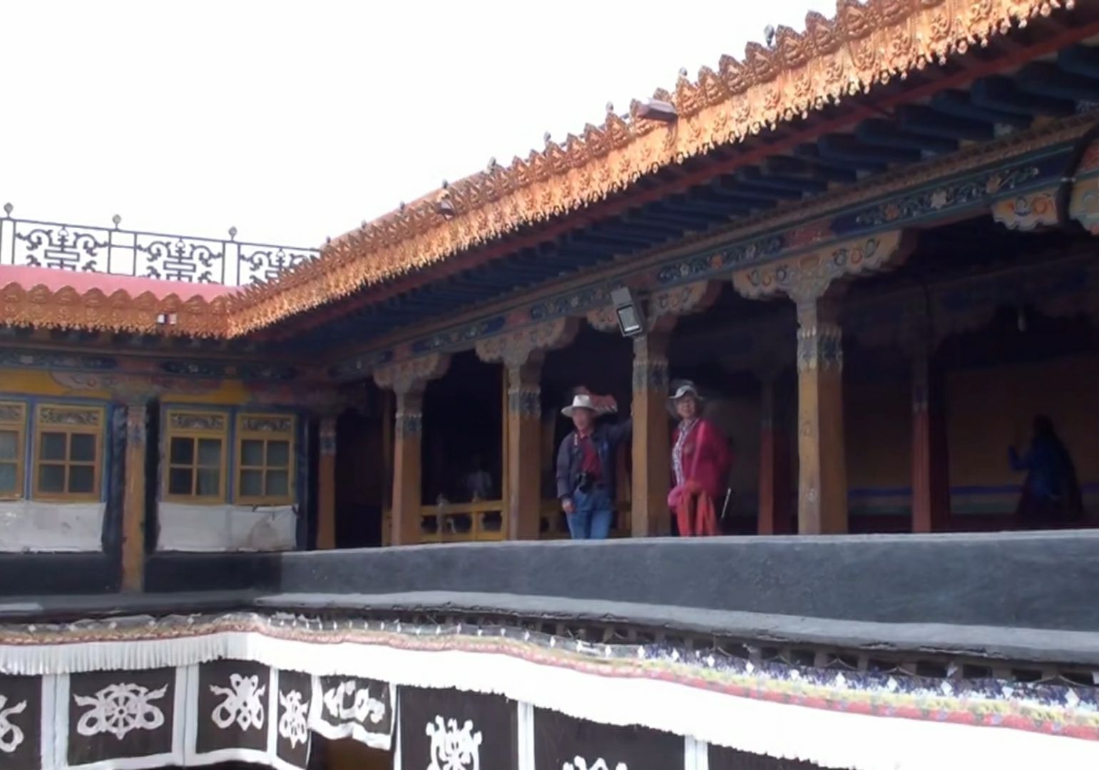 【携程攻略】拉萨强巴拉康景点,在大昭寺附近的八廓街走一段,就到了强