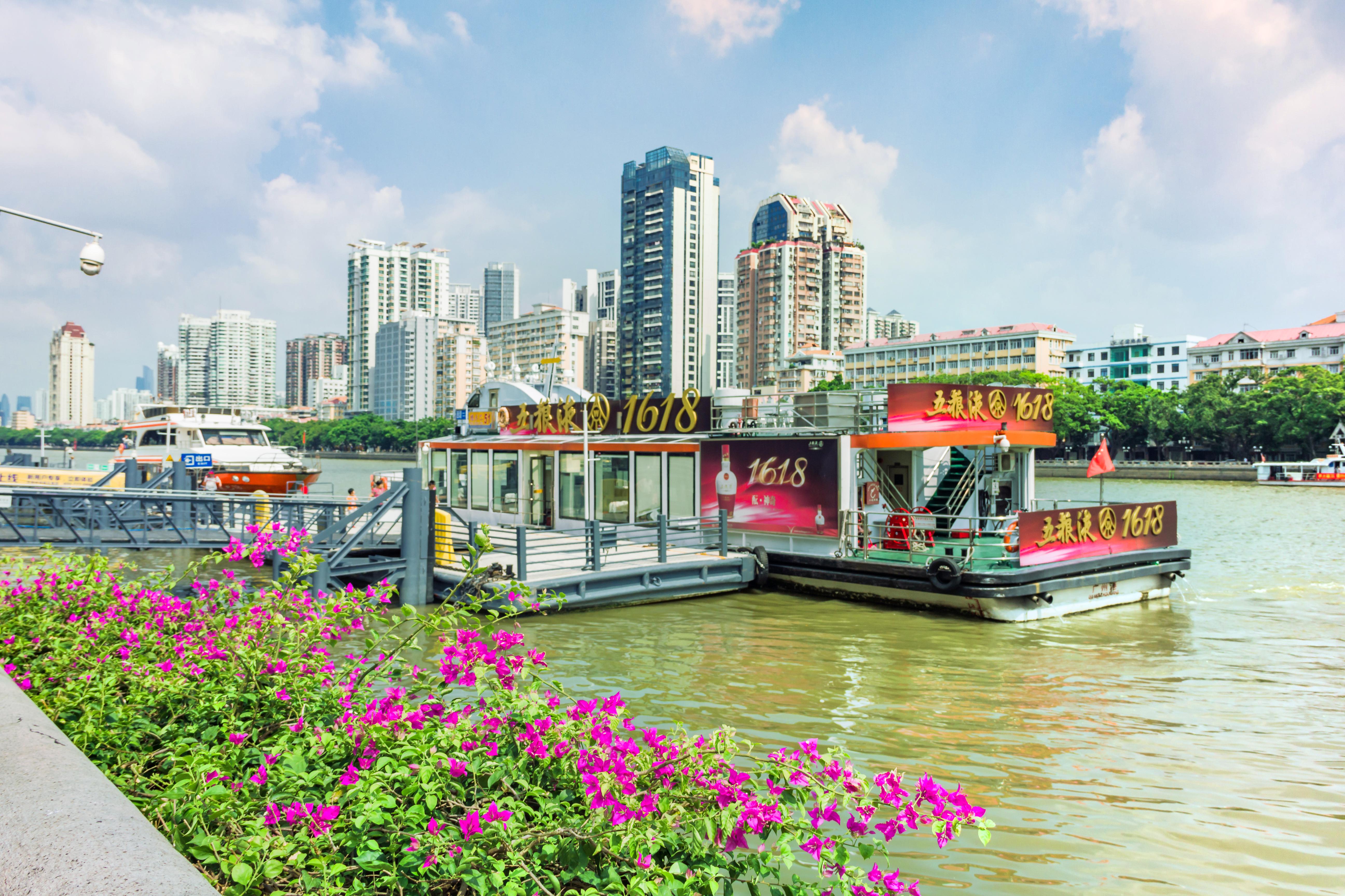 珠江夜游西堤码头 直线距离184m