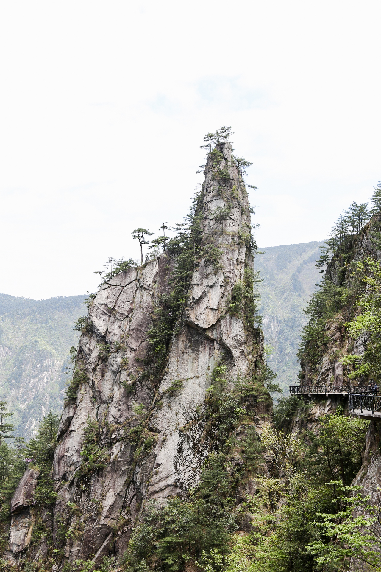 【携程攻略】杭州大明山景区景点,到临安就是为了爬大明山。推荐索道缆车上山，徒步下山。悬空栈道是亮…