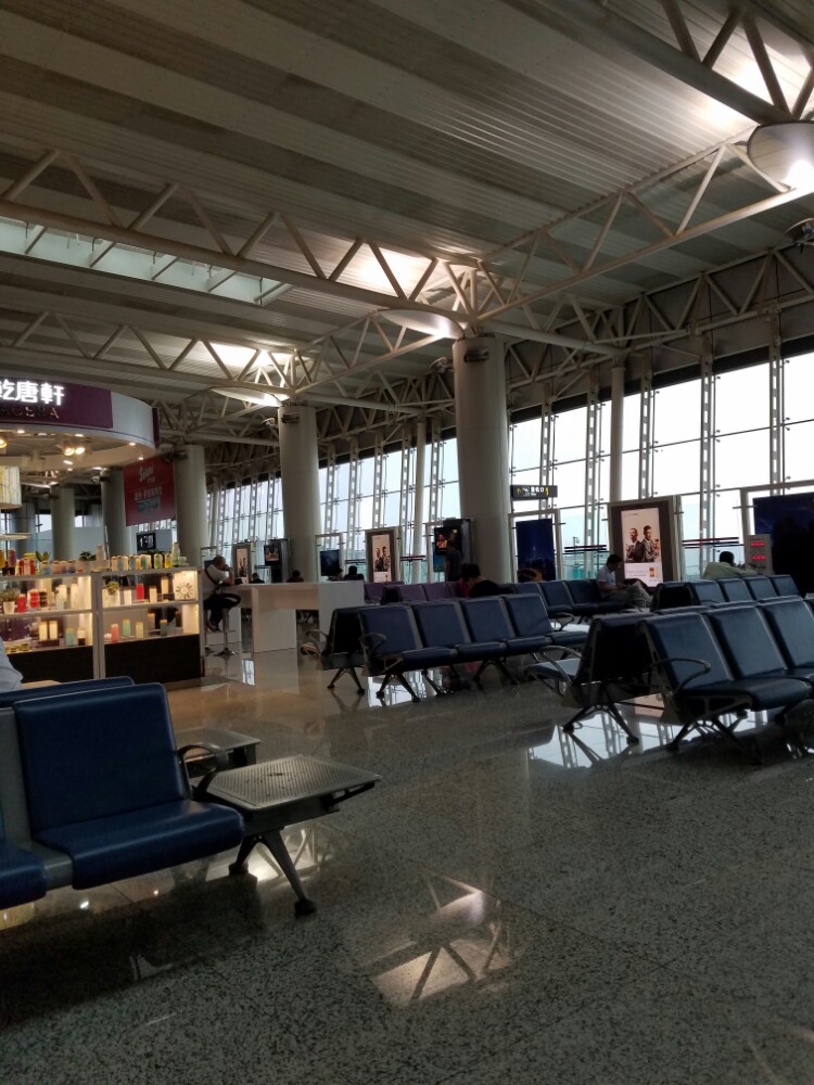 温州龙湾机场登机口图片