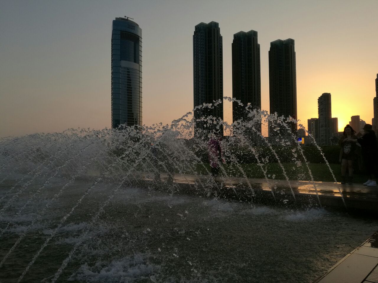 绿地,喷泉,海湾,大桥,灯塔