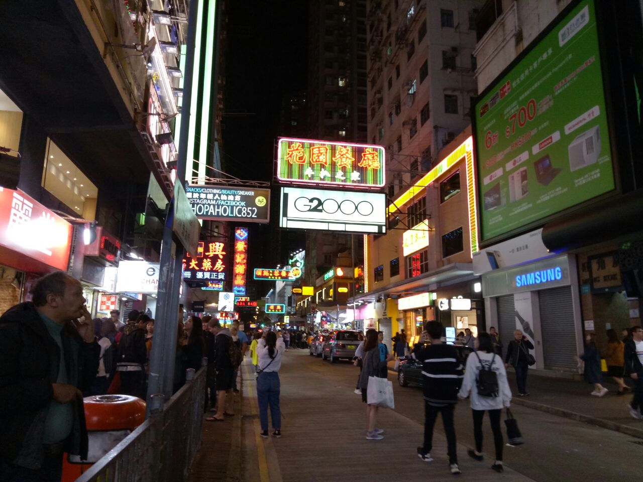 【携程攻略】香港旺角景点,旺角最大的特点应该是满街都是人，到处招牌林立。这里也是香港一个很…