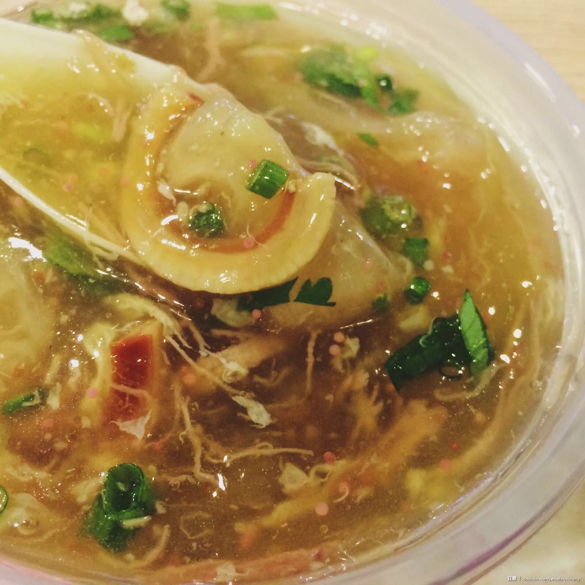 西华路这家食盈碗仔翅门口招牌已经改名叫车仔档但里面还依然有碗仔翅