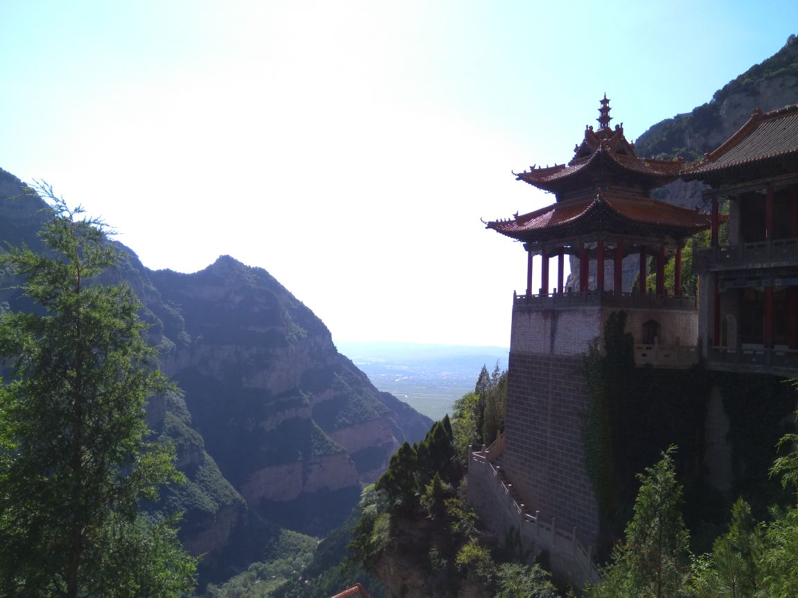 一斗泉是一处道教宫殿建筑群,在绵山景区里面,据说泉水清澈见底,现在