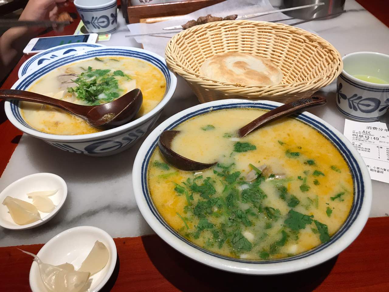 媳妇大赞!最爱素饼加烤串!再配上一碗蒸蛋 美完了!