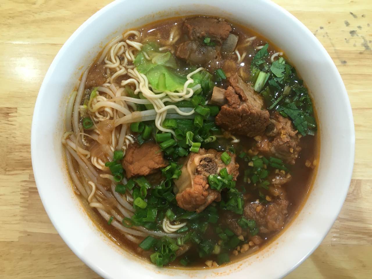 【携程美食林】泉州一贯味餐馆,红烧牛肉面,葱烧排骨面,沙茶面,娇味