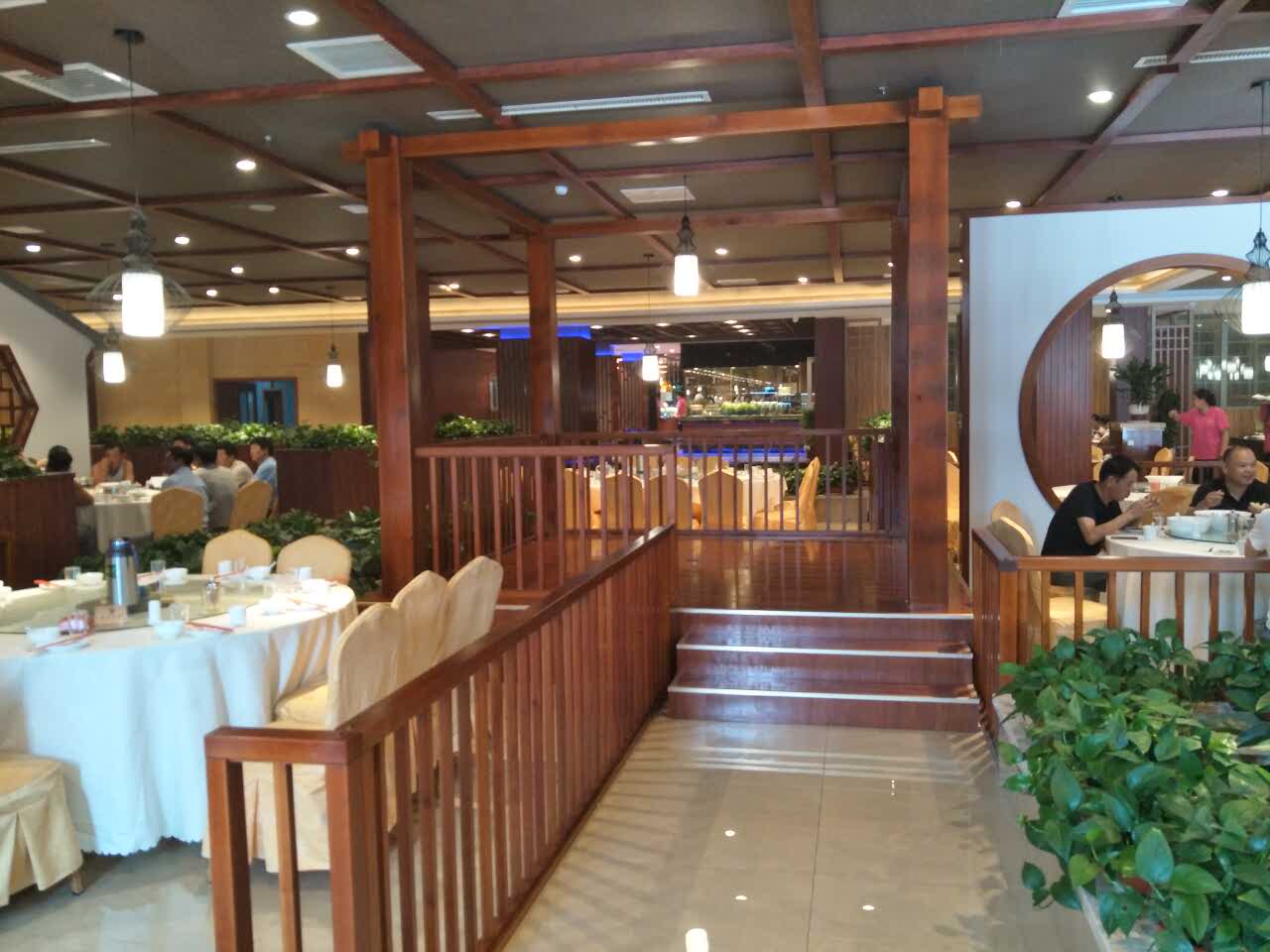 荣峰国际饭店老板图片