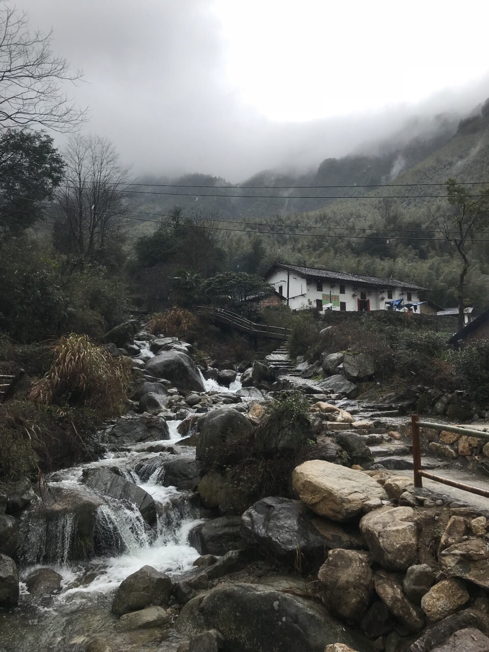 【携程攻略】宜春南惹村景点,我们从宜春开车进山,转了两百多个弯道