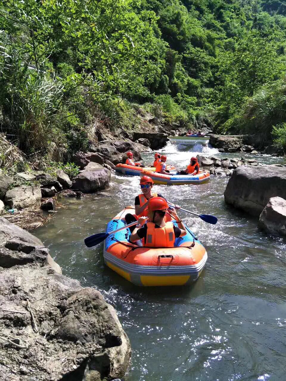 千岛湖龙门峡谷漂流