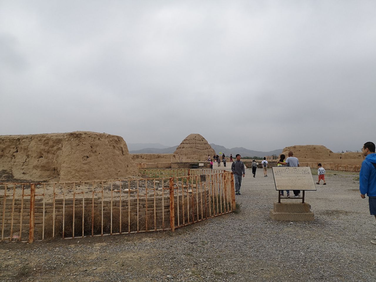 89 首页 评论详情 我一直觉得西夏很神秘,这些古陵除了盗墓者,估计