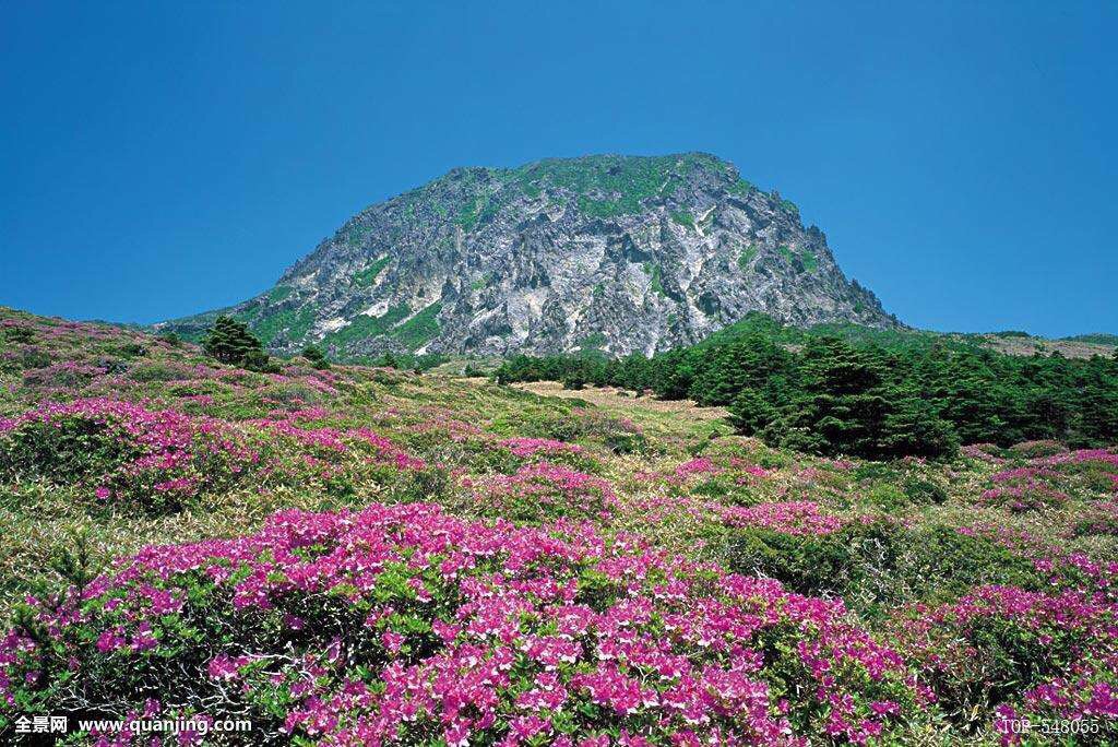 汉拿山是韩国三大名山之一.