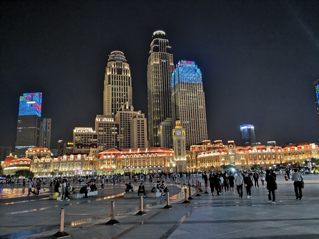 2022天津海河文化广场游玩攻略,两岸的风景都不错。晚上的夜...【去哪儿攻略】