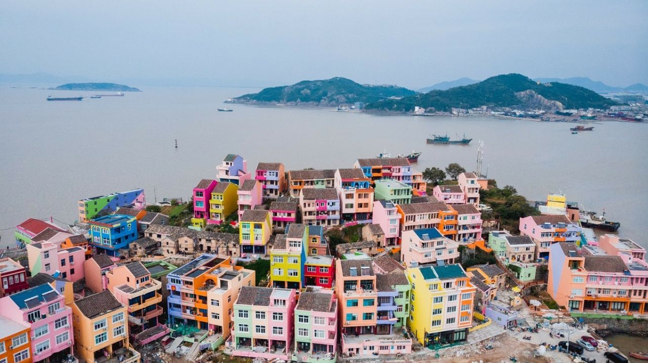 1-Day Wenling Tour: Natural Scenery of Colorful Xiaoruo Village, Spectacular Caves of Changyu Dongtian